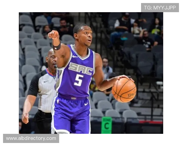 伯恩利主帅展现独特战术风格，带领球队状态回暖并迎来连胜佳绩