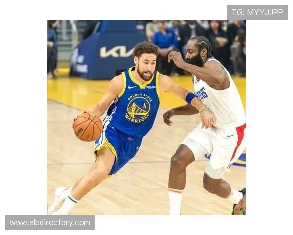 沃尔挡拆牵制库里型后卫，较以往更能拉开外线